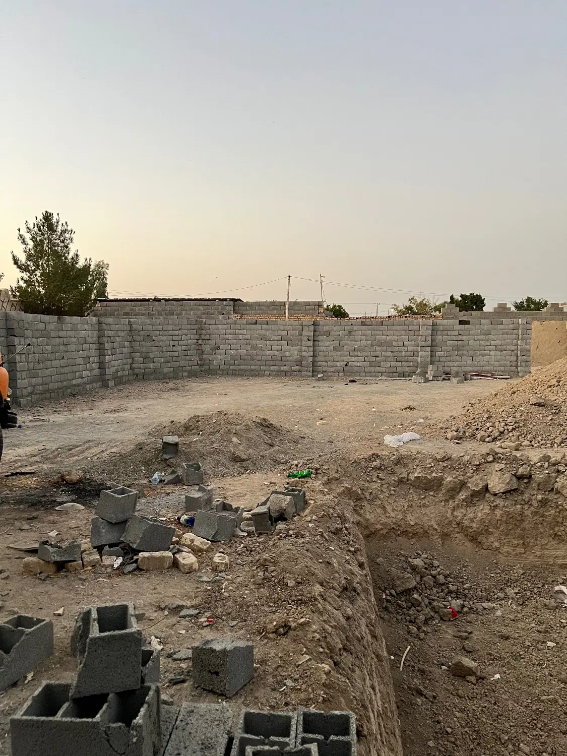 زمین باغی دو نبش چهار دیواری