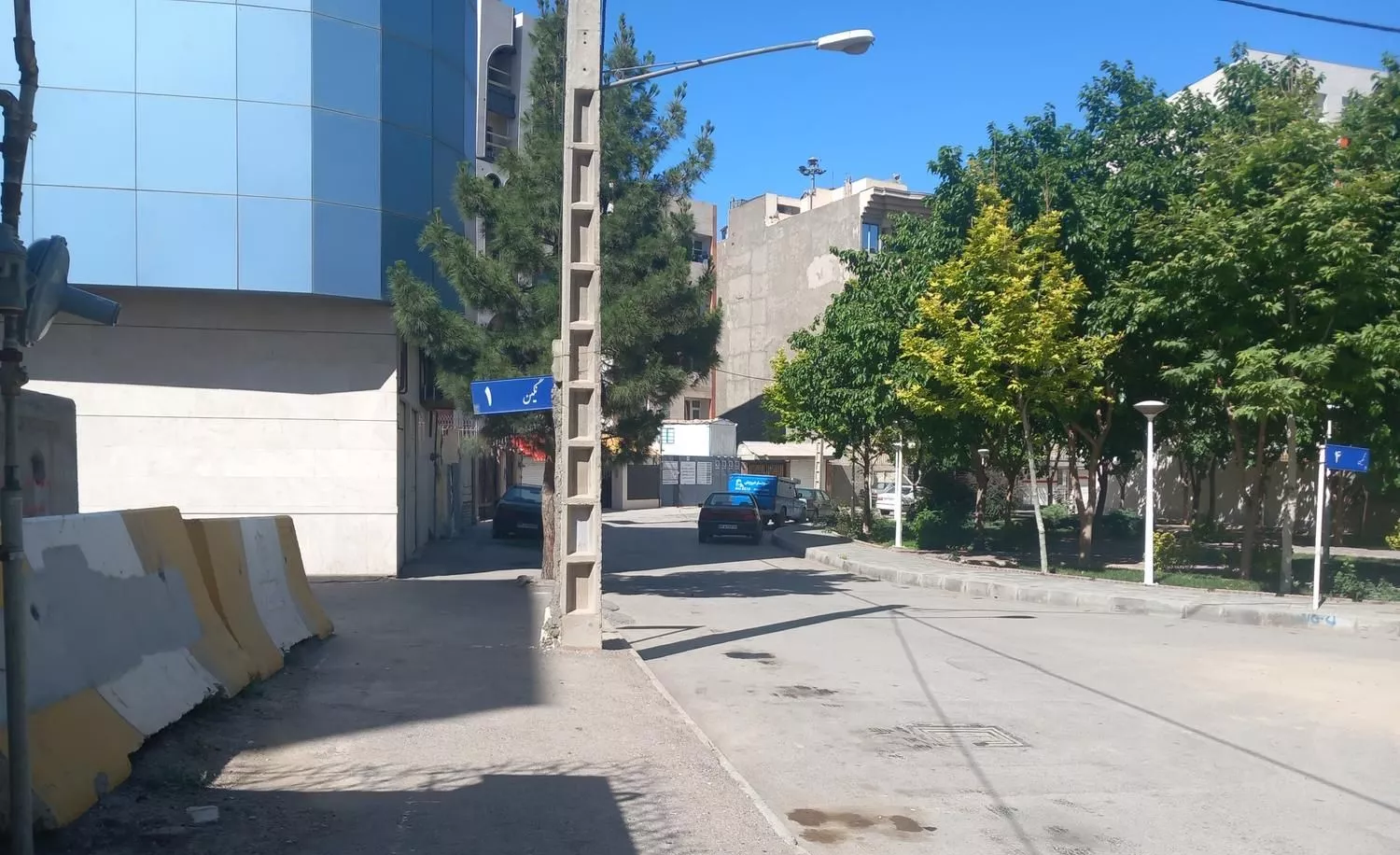 زمین حاشیه بلوار خیام  تجاری  کلینیک ۳ ممر