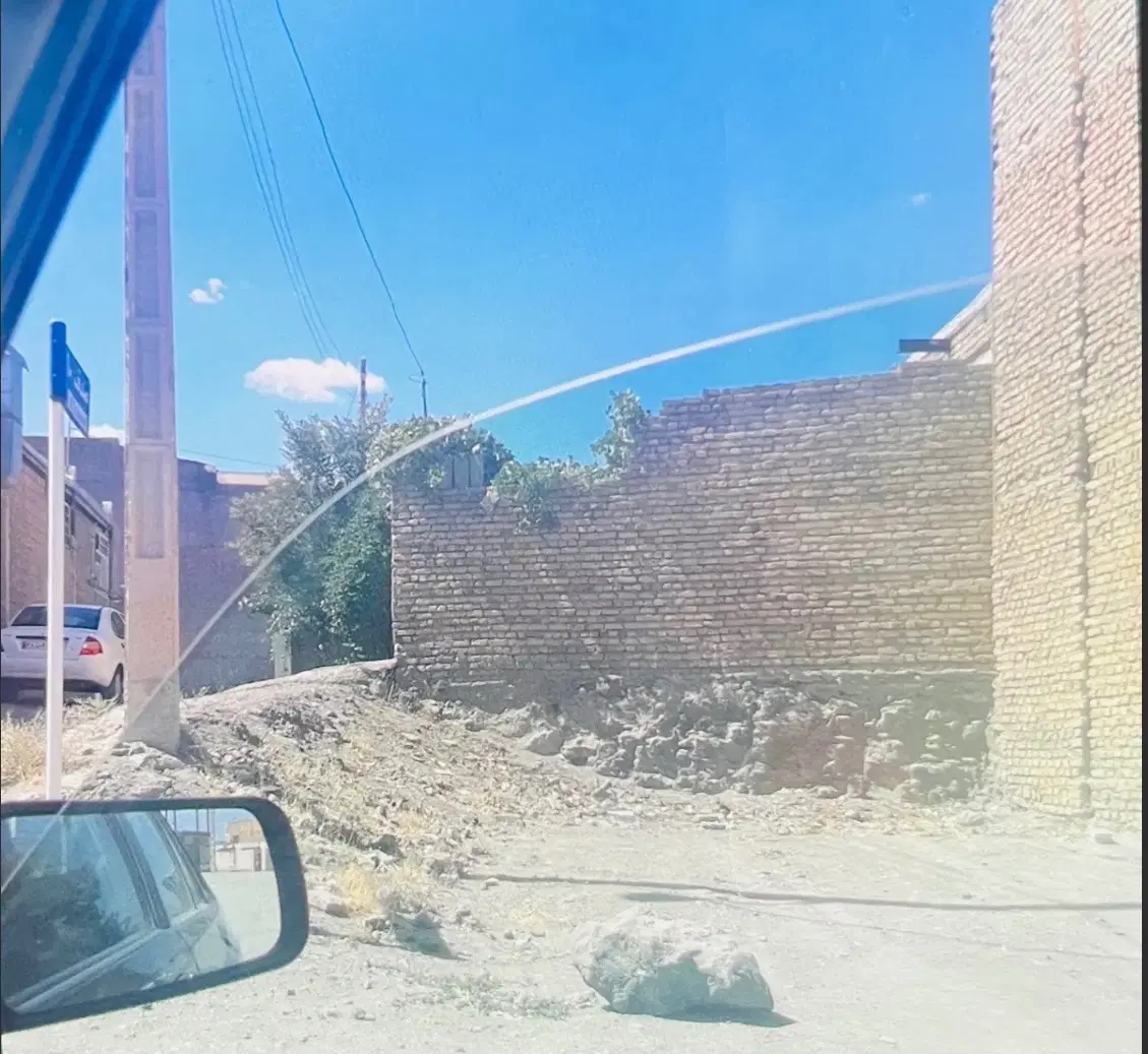 زمین واقع در صدف