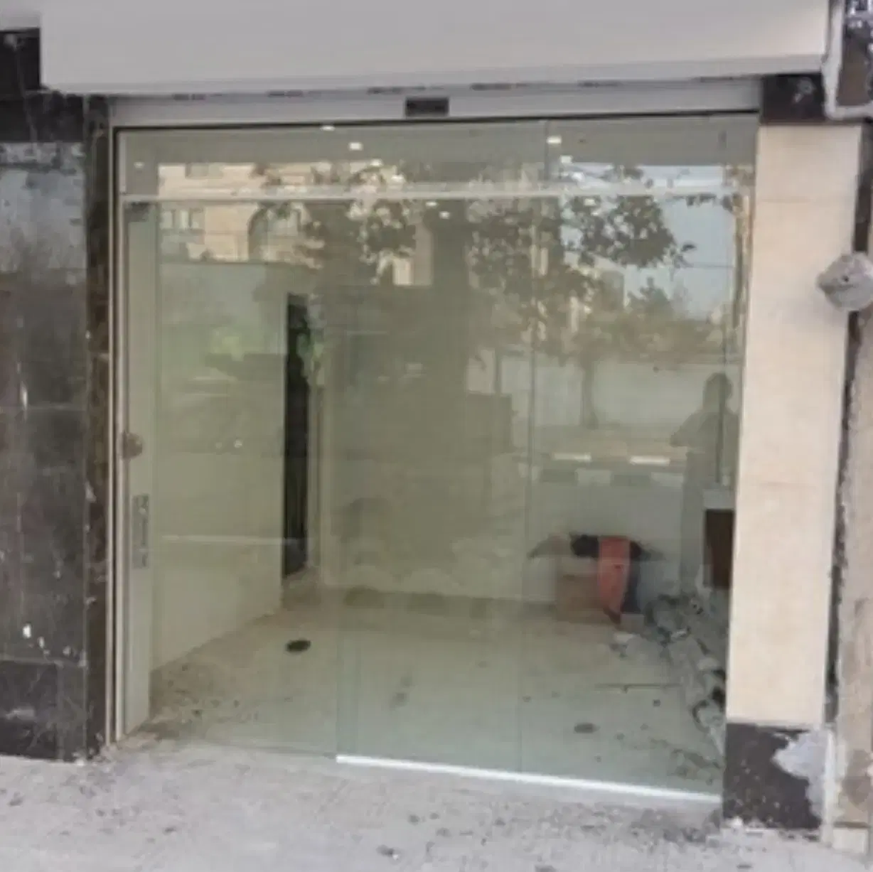 اجاره مغازه بر بیست متری سعدی موقعیت عالی شلوغ