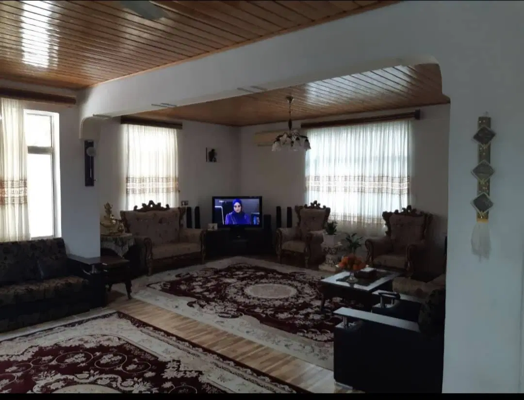 نجارده 1214 متر زمین با یه ویلای 150 متری