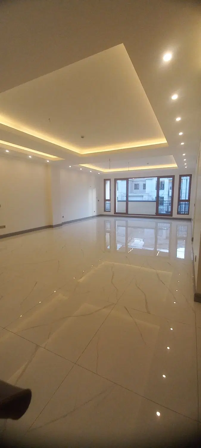 ۱۴۳ متر ۲ خواب مستر ۲ پارکینگ سندی آکواریوم نور