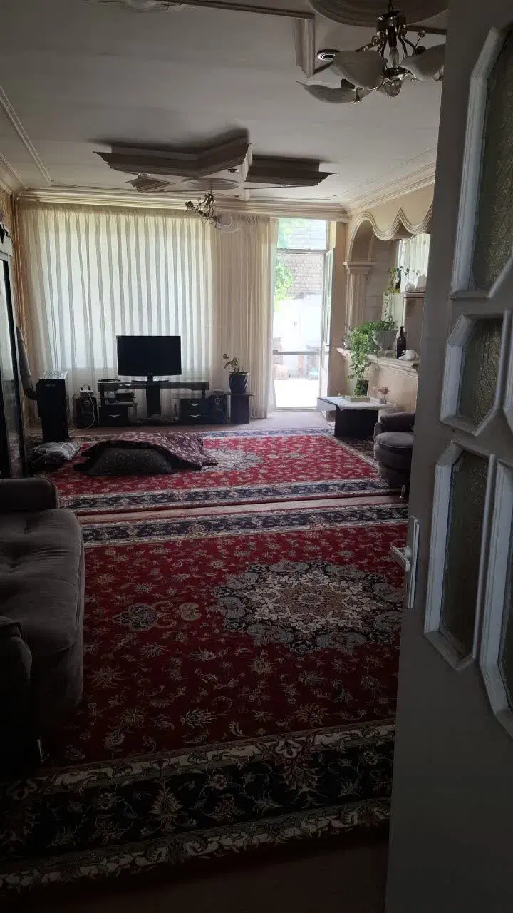 ۱۸۰ متر ویلایی حاشیه اندیشه