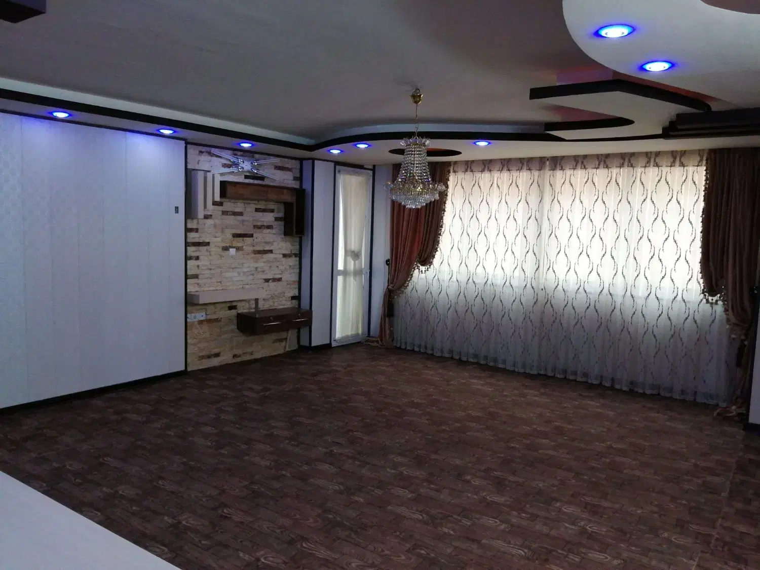 فروش آپارتمان ۱۰۲متری دو خوابه
