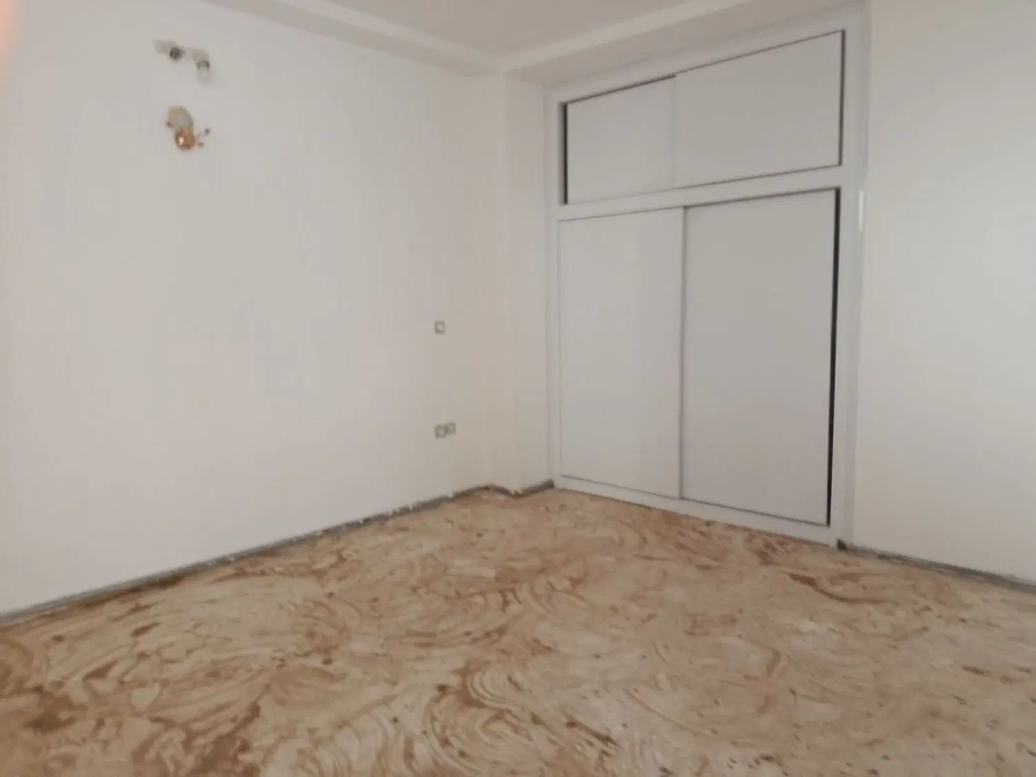 اجاره یک واحد مسکونی طبقه دوم دربست