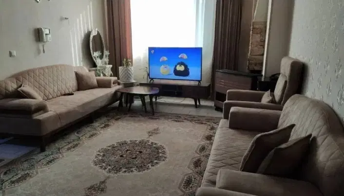 همخونه خانم