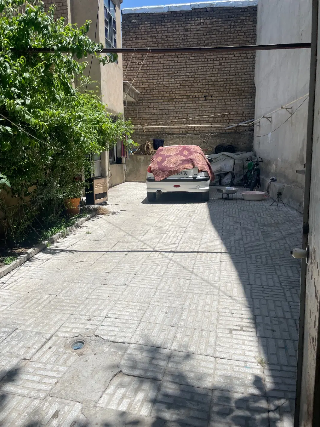 ملک فروشی