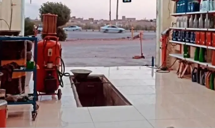 مغازه حدود ۱۰۰ متر  خیابان شریفی سر دونبش