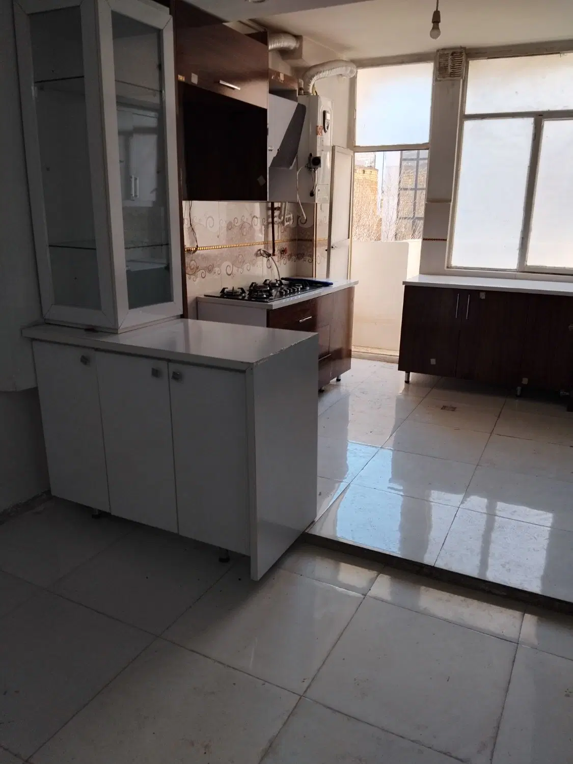 فروش یک آپارتمان در طبرسی شمالی
