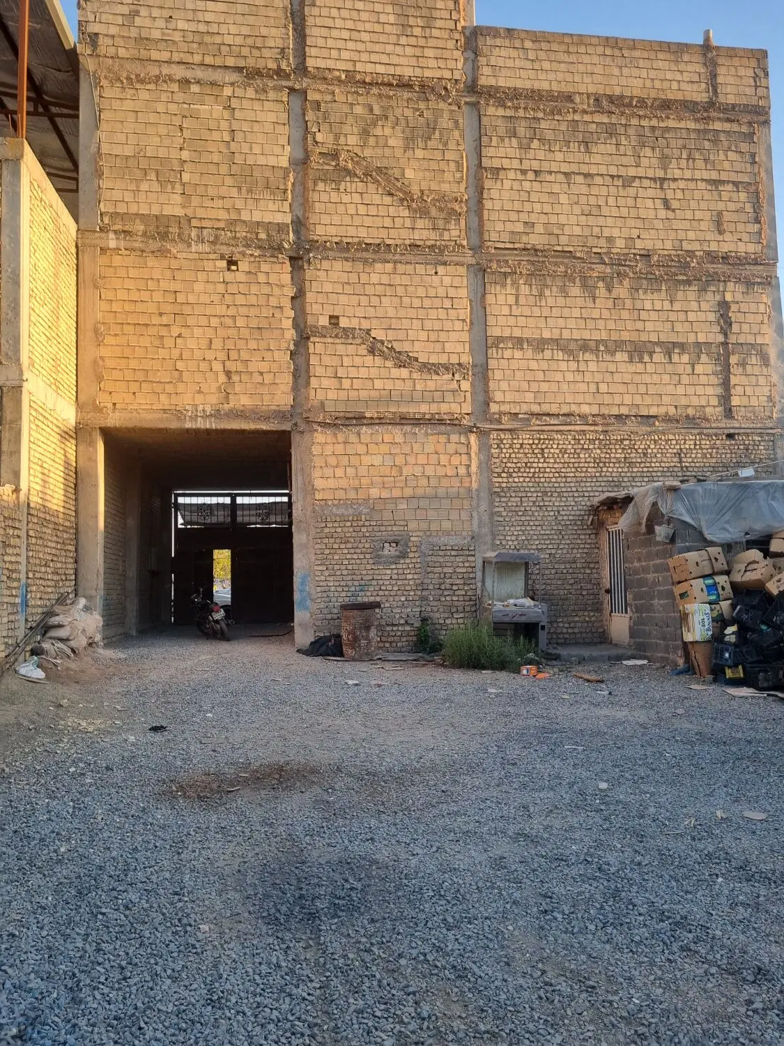منزل مسکونی و تجاری