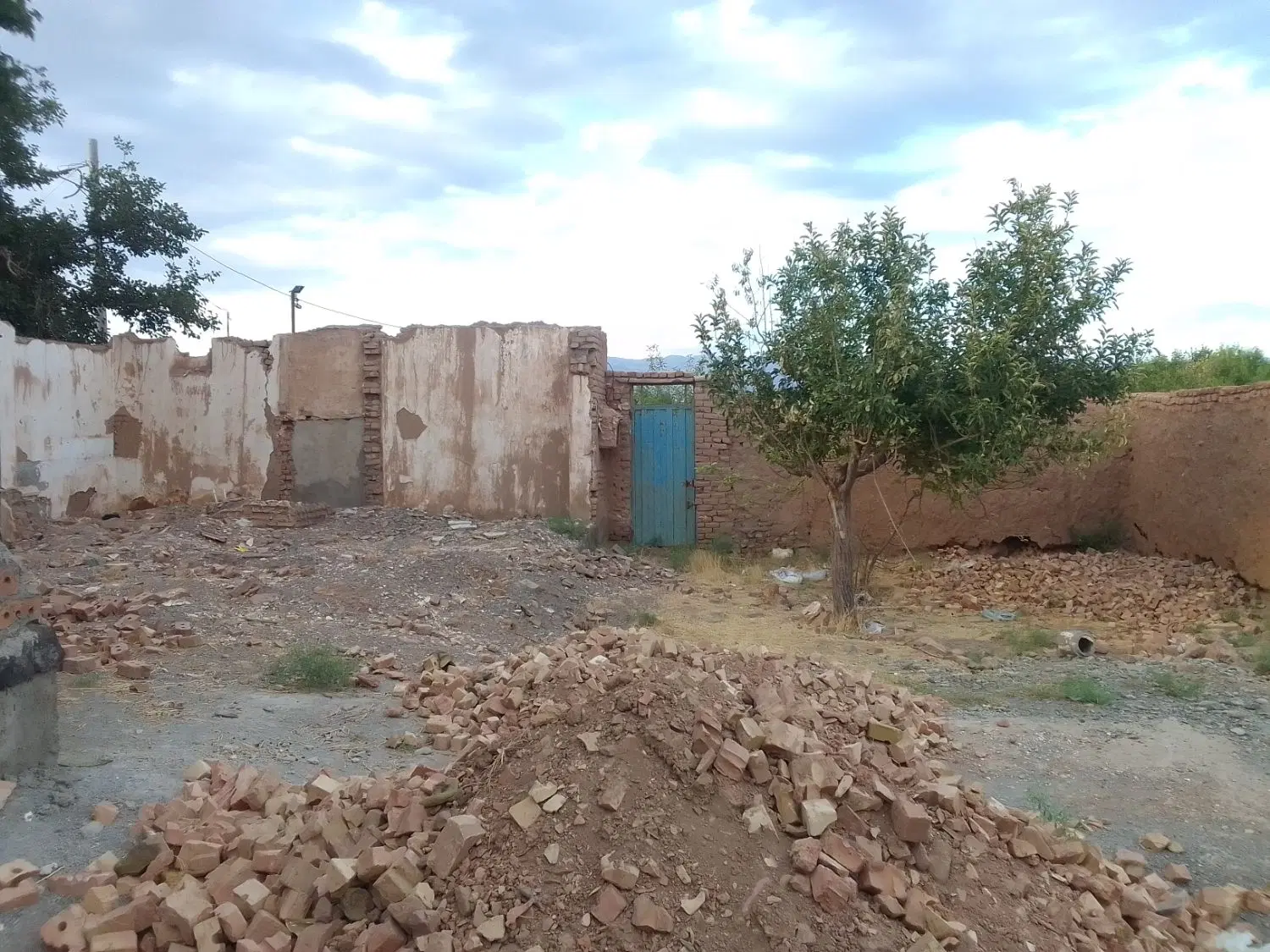 منزل نیمه ساخت واقع در روستای کابلی