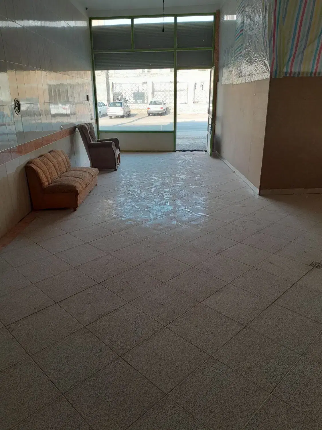 فروش مغازه و زیرزمین