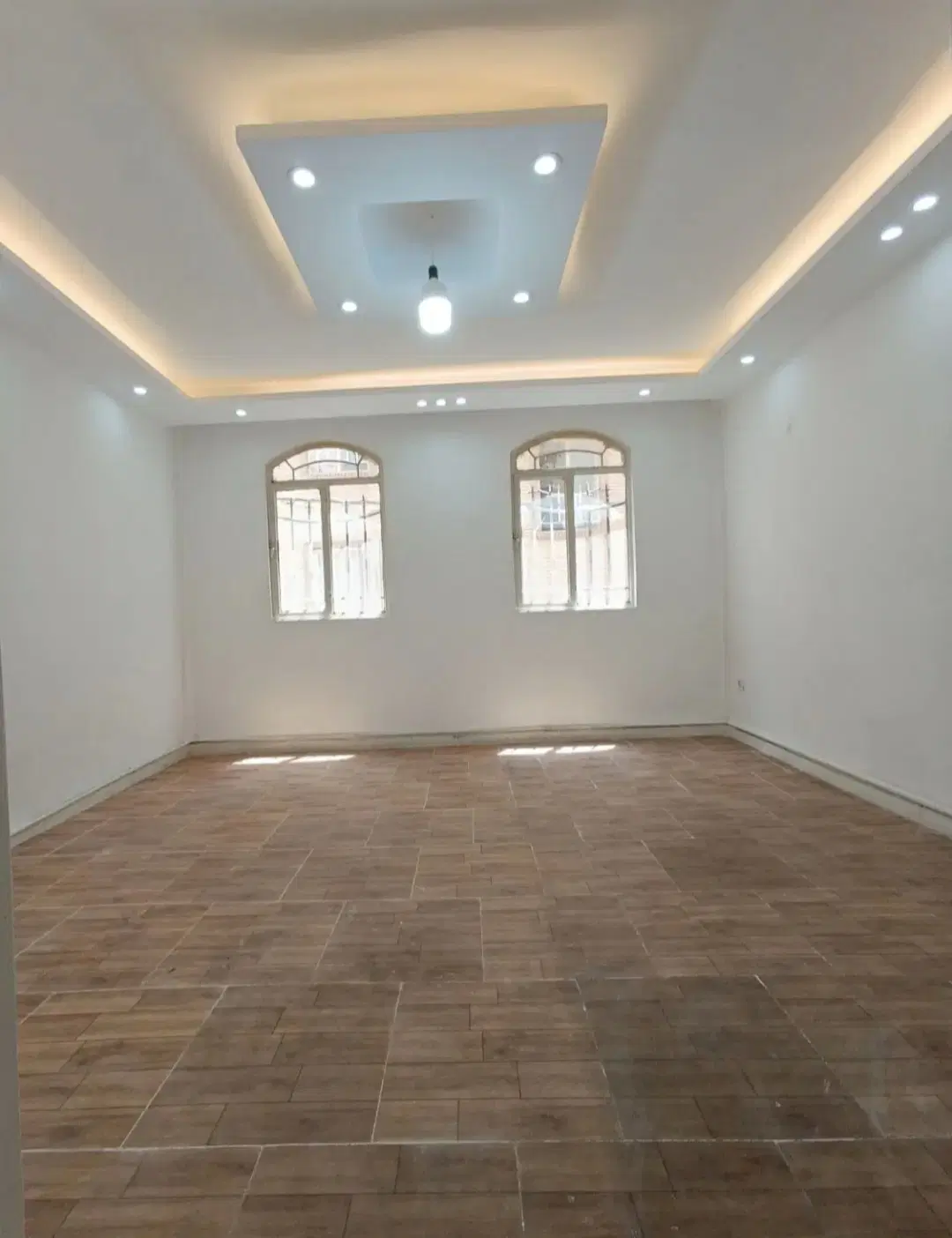 آپارتمان شیک  طبقه دوم