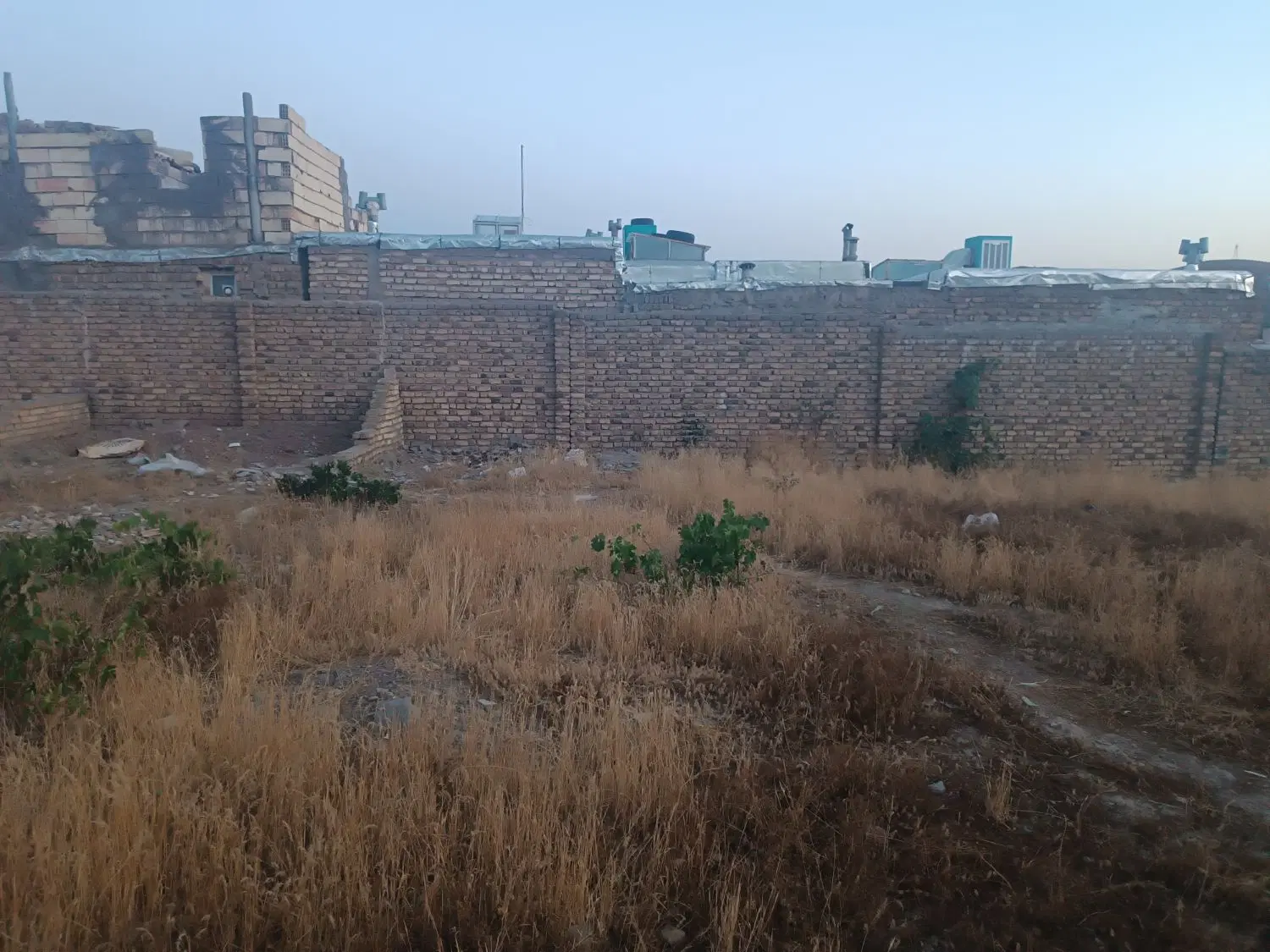 زمین مسکونی