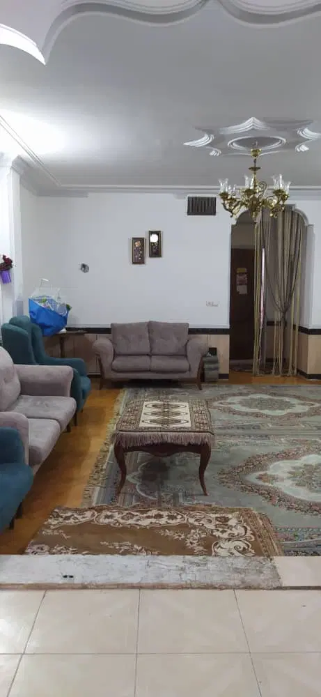آپارتمان طبقه اول همکف