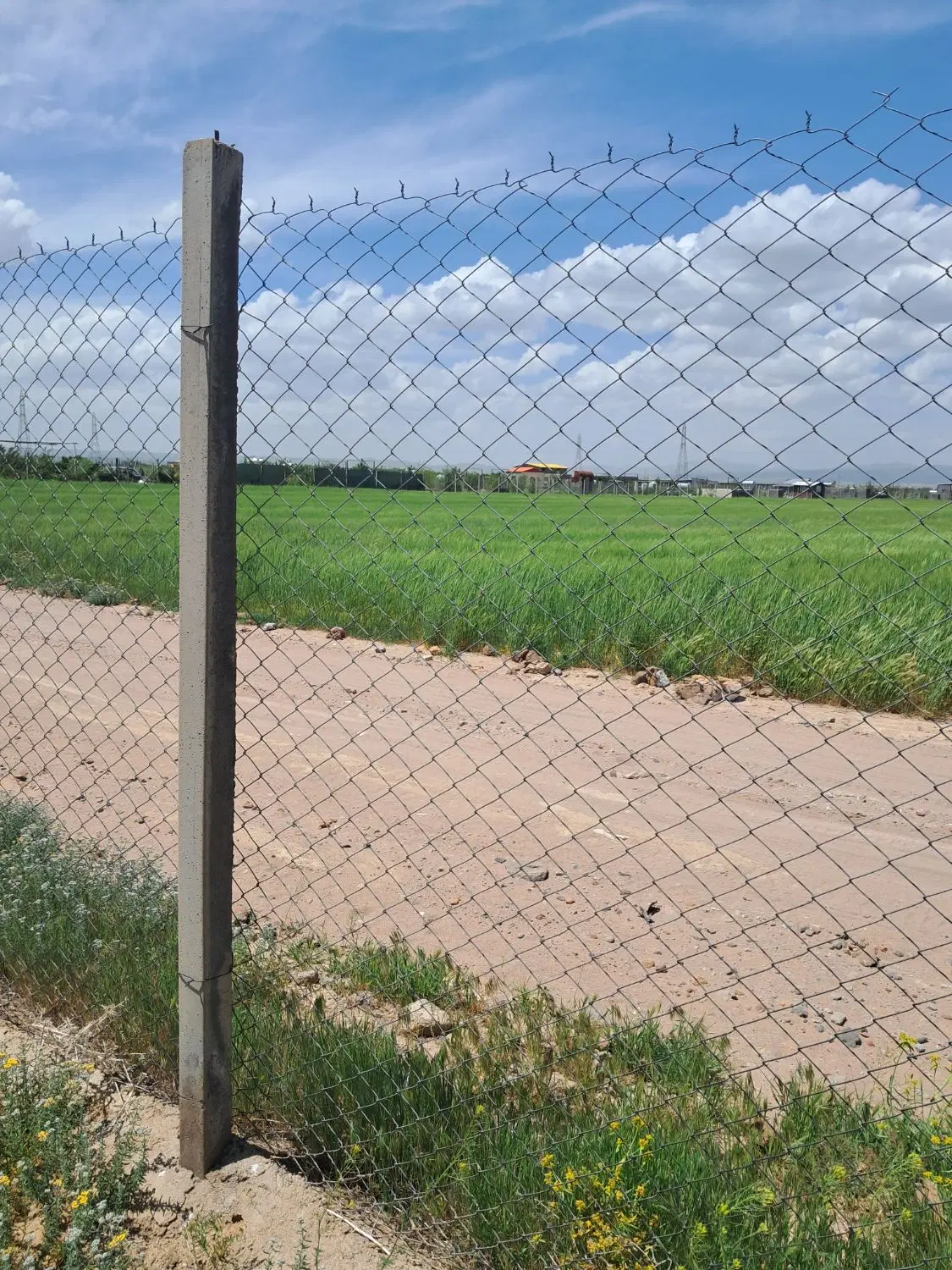 زمین مناسب انباری