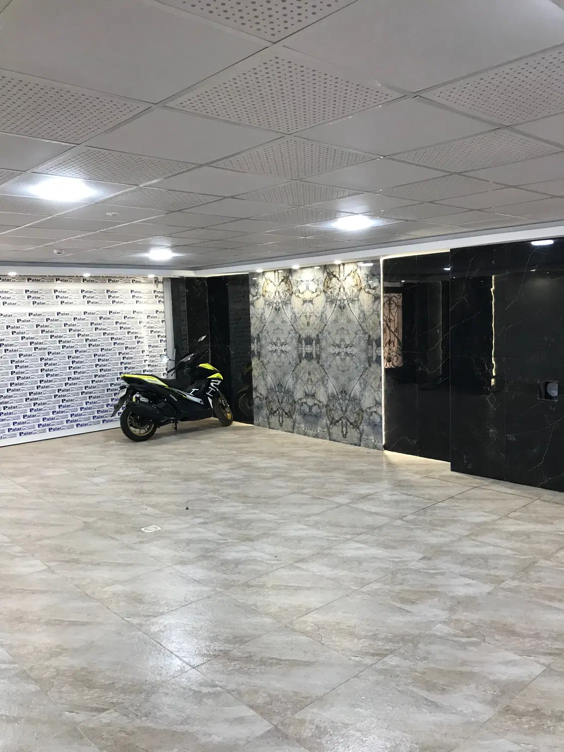 آپارتمان ۱۰۱ متری فول  واقع در تپه نادری