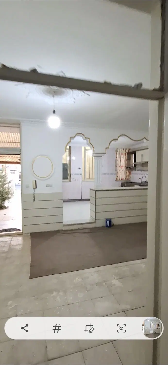 خانه ویلایی بر خیابان