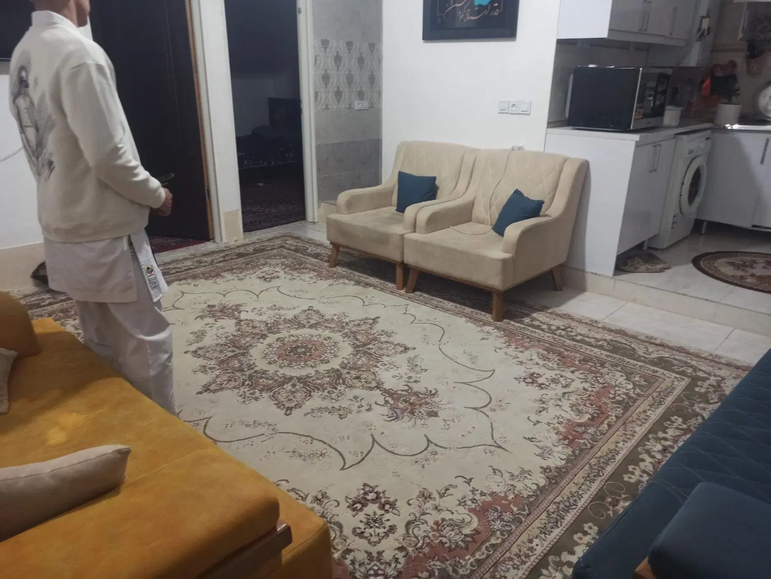 رهن کامل خانه دوخوابه طبقه اول