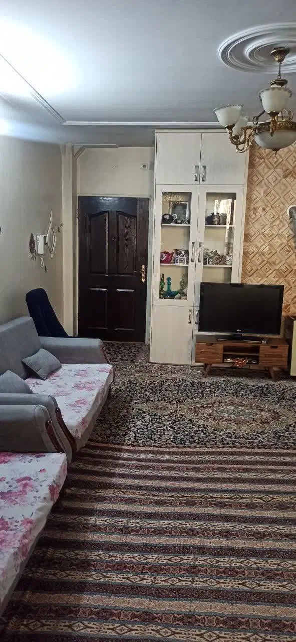 آپارتمان طبقه دوم ۶۰ متر مسلم جنوبی