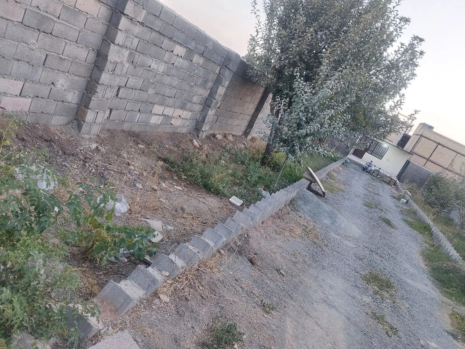 زمین شهرک کرناچی بر خیابان ۱۸ متری