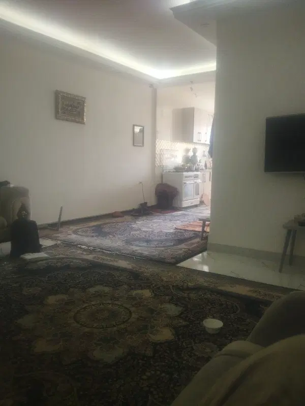 یک باب منزل سه طبقه