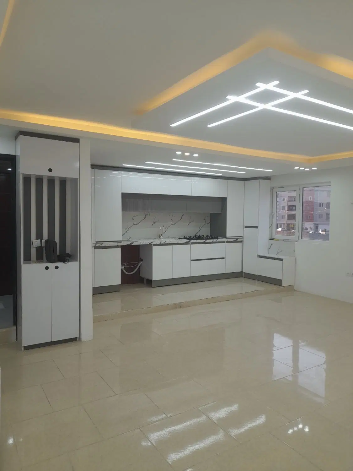 ۹۰ متری لاکچری فول امکانات