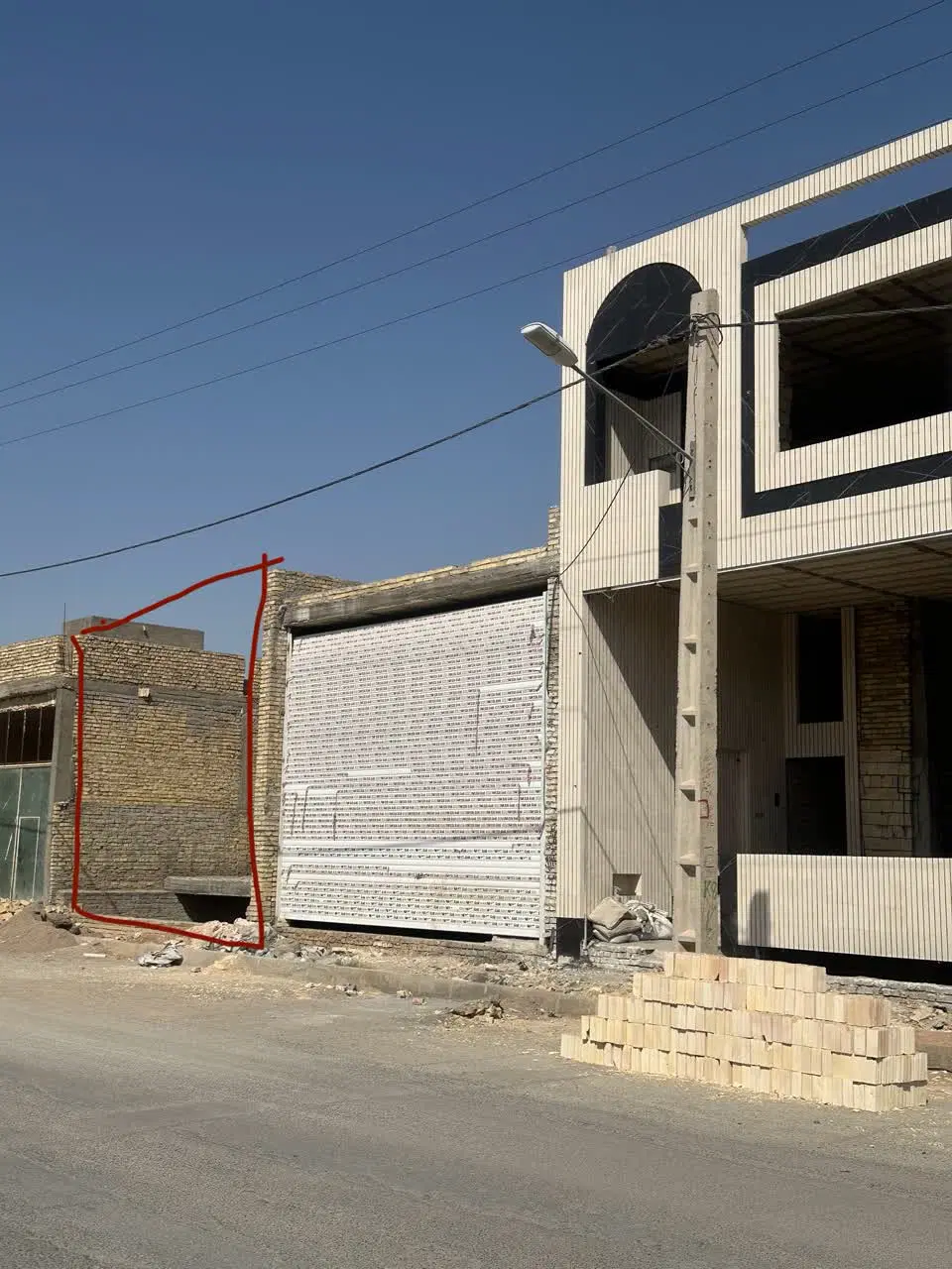 فروش ساختمان نیمه ساز تجاری در شهرک صنعتی یزد