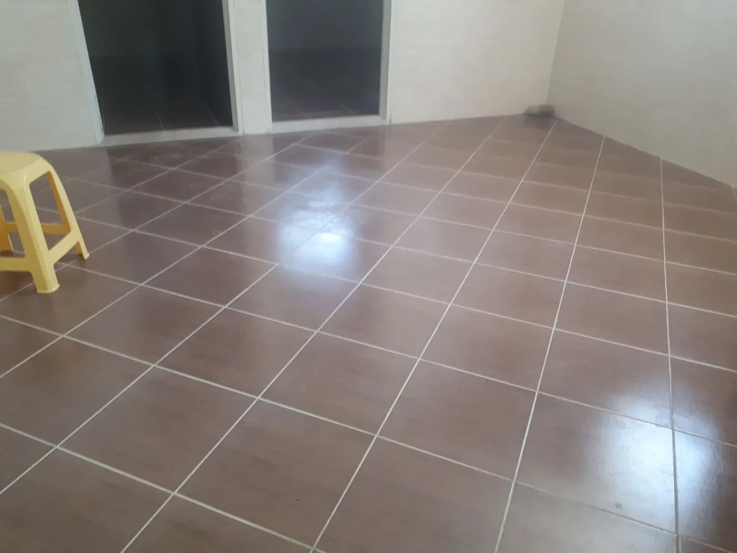 یک باب زیرزمین به مساحت ۹۰ متر مربع ..
