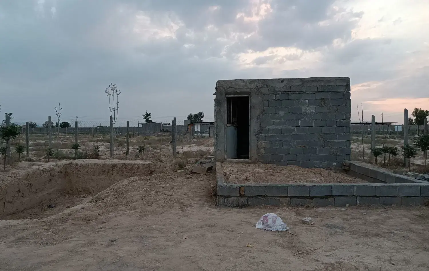 زمین باغچه ورامین ایجدان