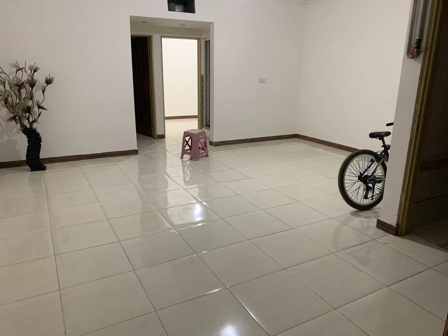 ساختمان سه طبقه