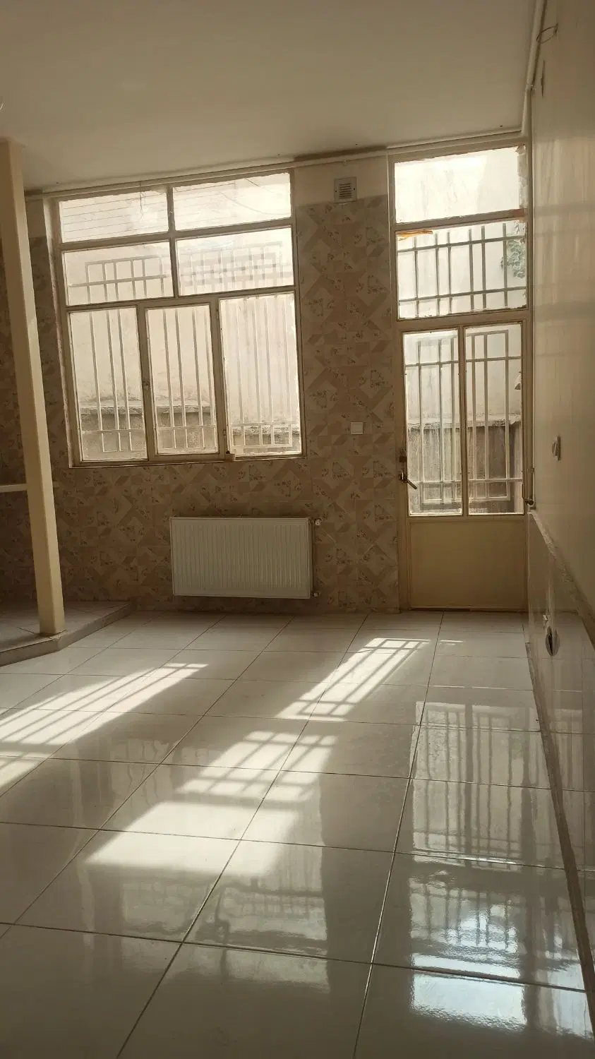 ۶۵متر همکف بازسازی‌شده مناسب سکونت انباری کارگاه