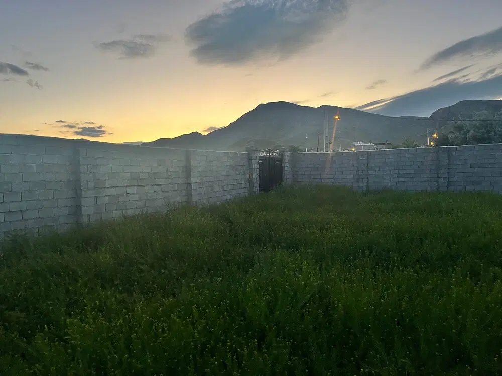 ۲۰۰ متر داخل بافت روستایی امند