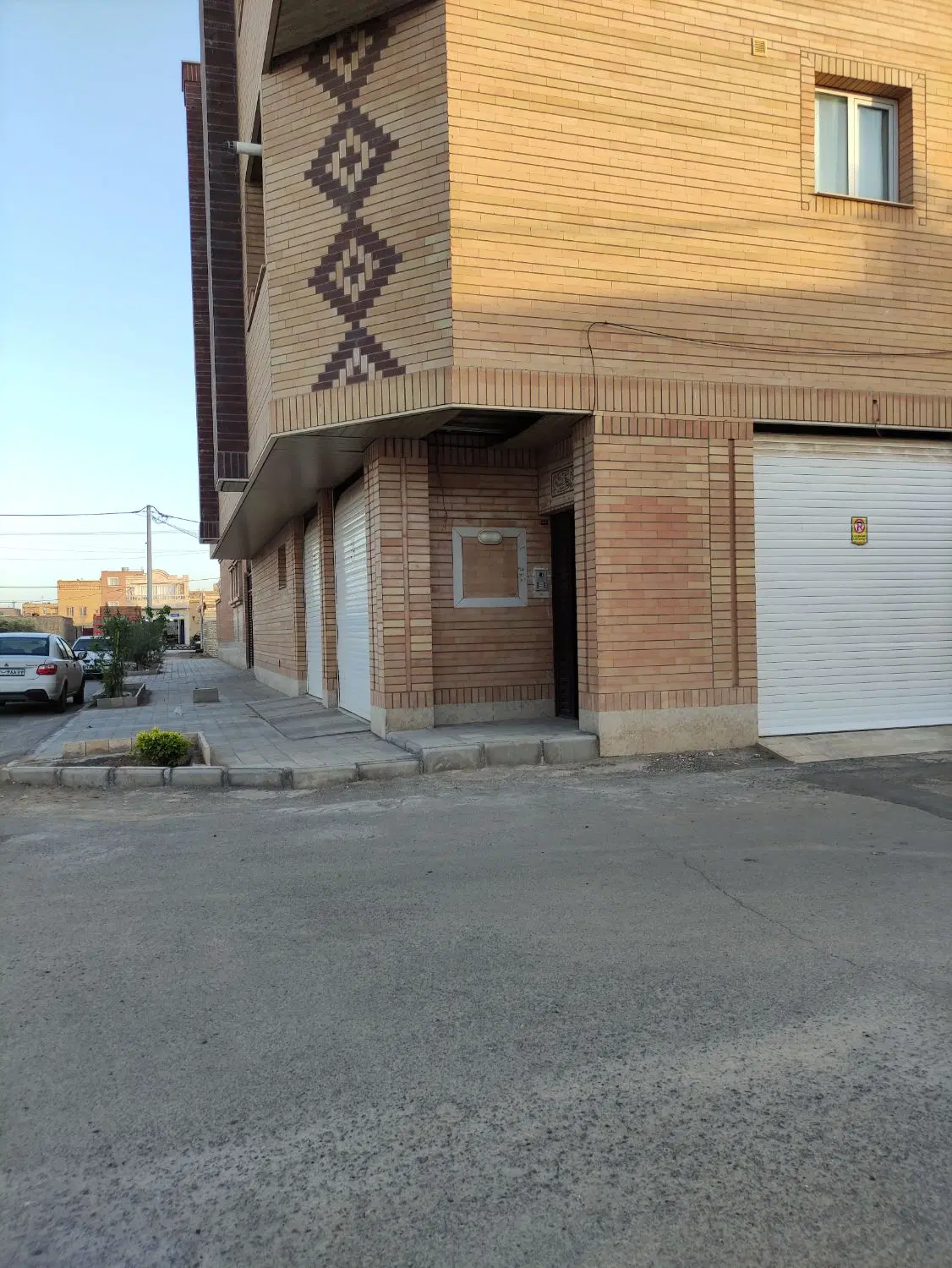 واحد ۸۰ متری کلید نخورده در فاز ۲ ناجی آباد