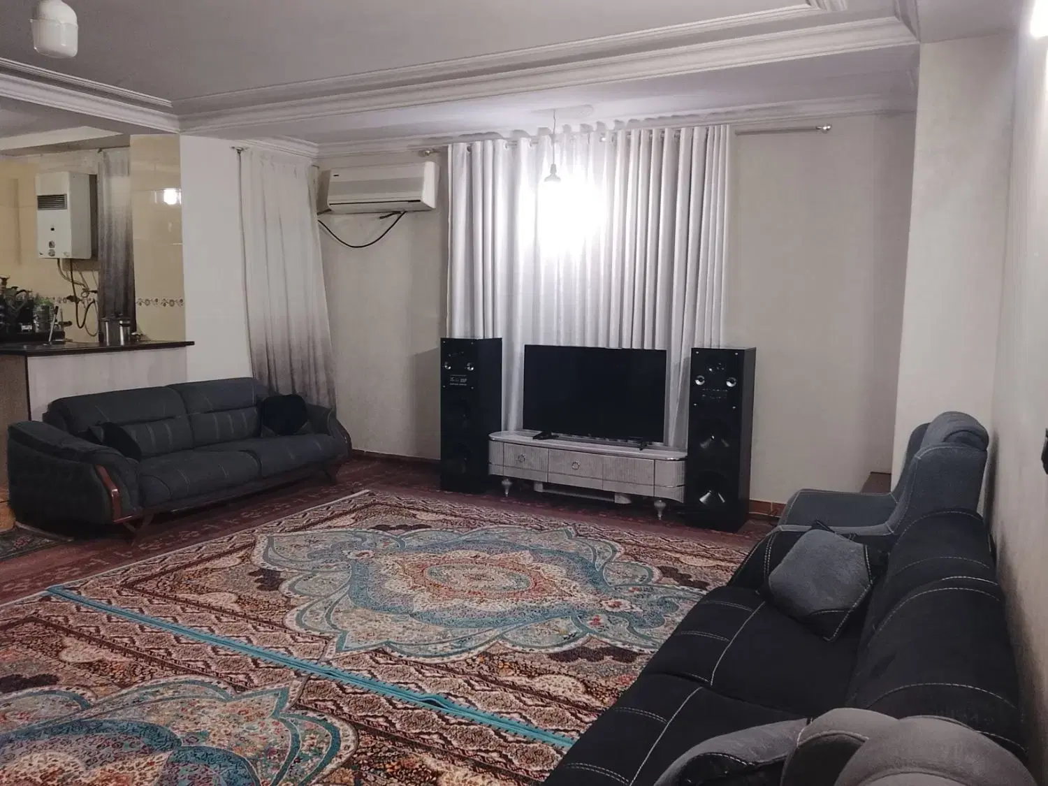 آپارتمان ۸۳ متری دو خواب با پارکینگ و آسانسور