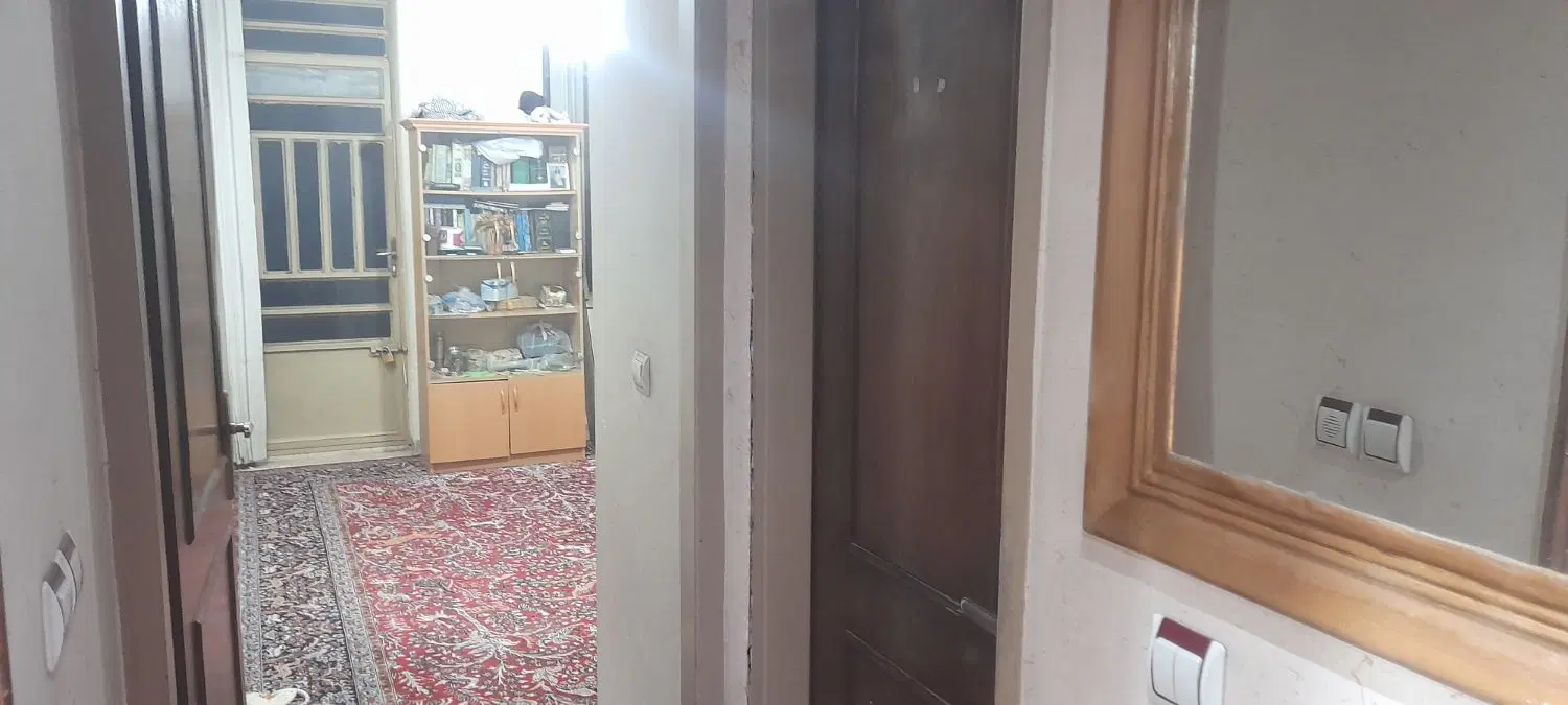 ویلایی خیابان شهید کاظمی برخیابان اصلی