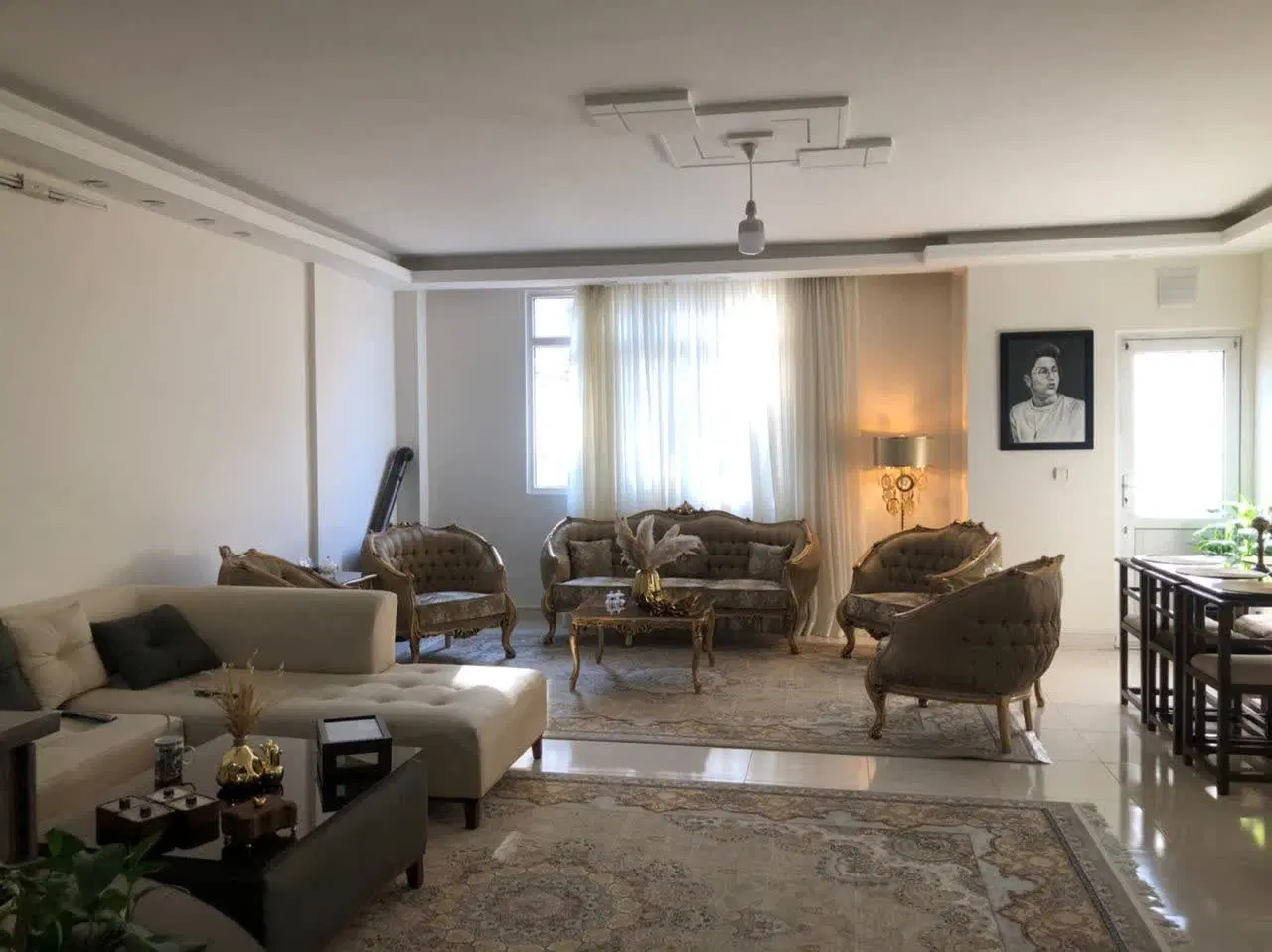 دوخواب ۱۱۰ متر طبقه۱ با آسانسور درب برقی