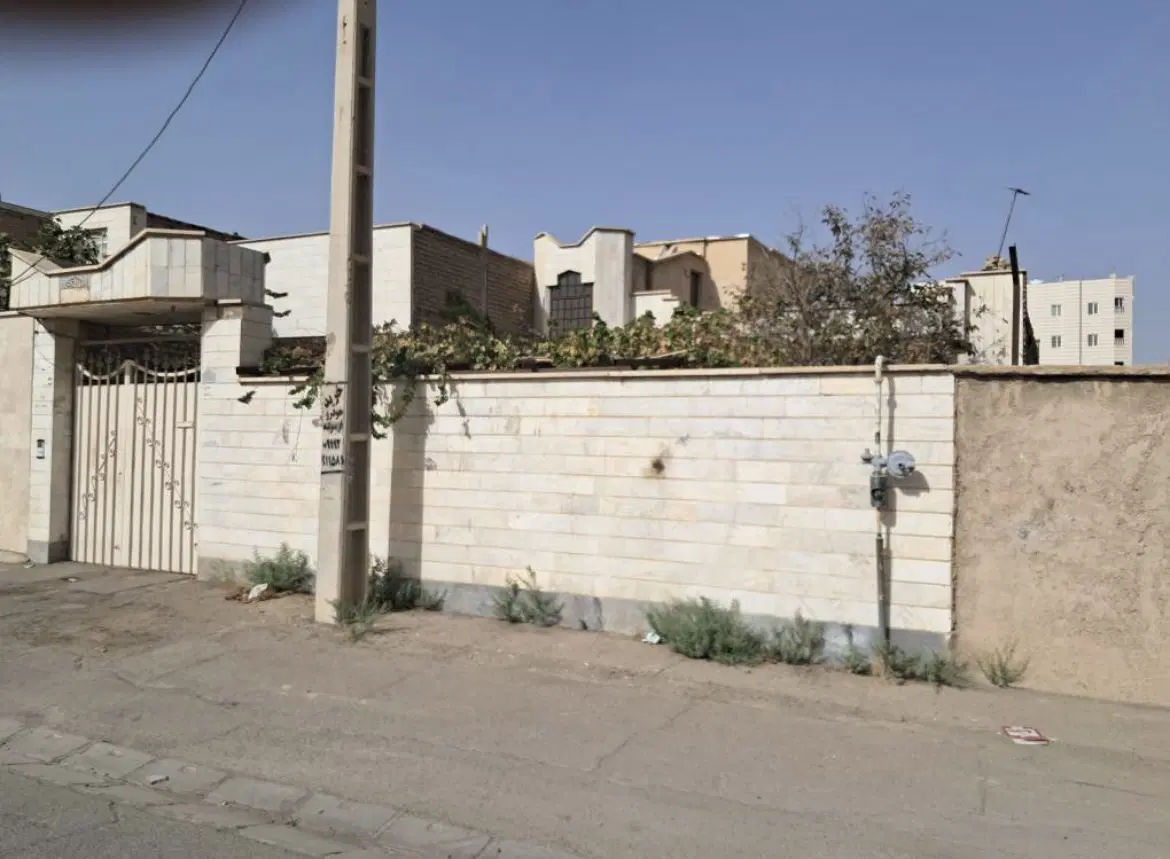 خانه ویلایی پیشوا خیابان مالک اشتر