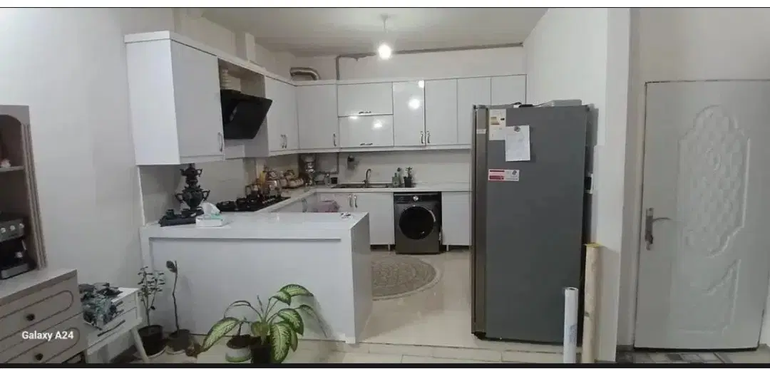 فروش آپارتمان طبقه چهارم و اول پارکینگ آسانسور دار