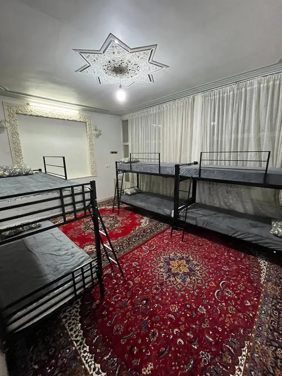 خوابگاه خواهران ، پانسیون بانوان ، دختران
