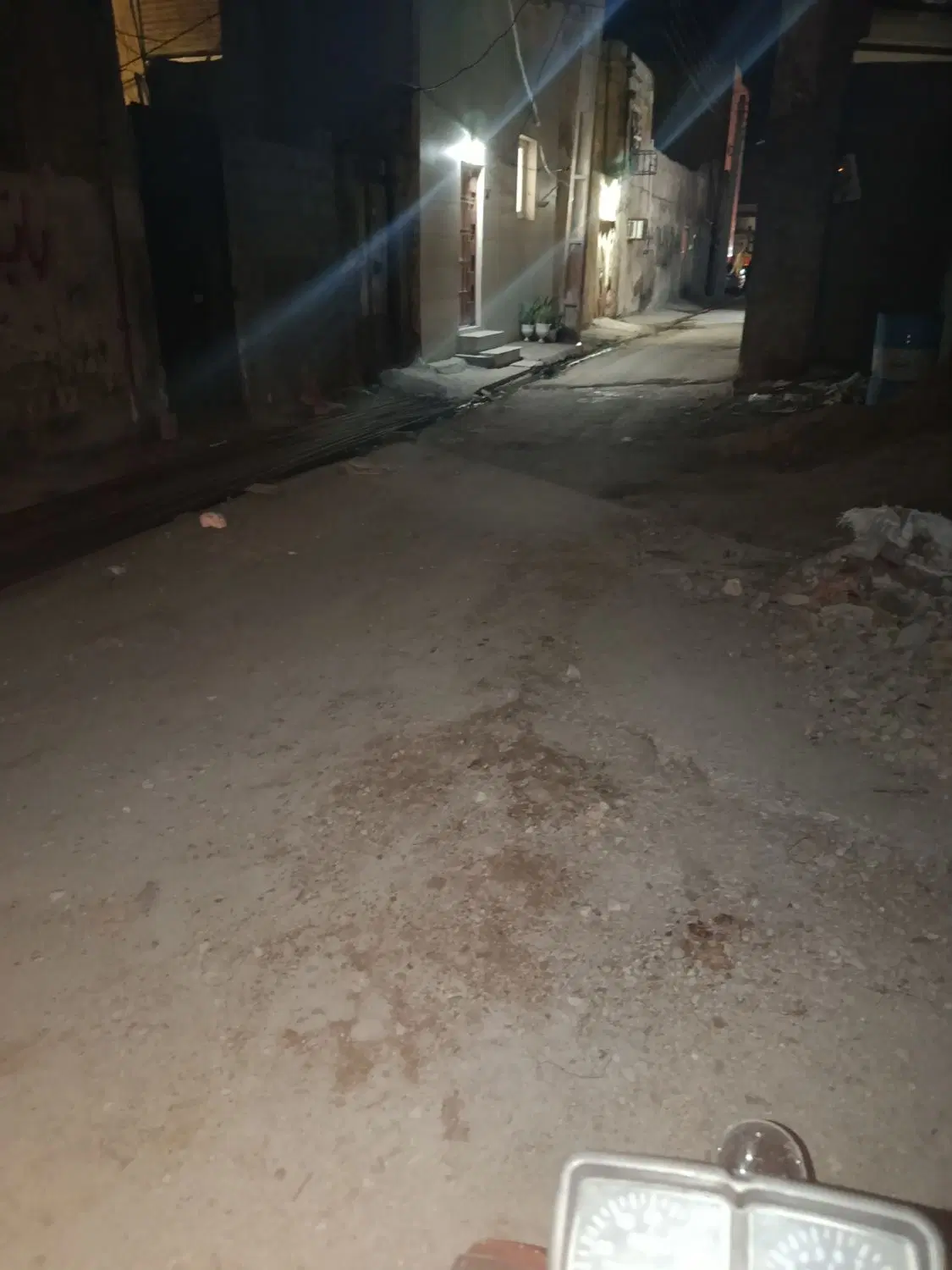 زمین کلنگی 300 متری