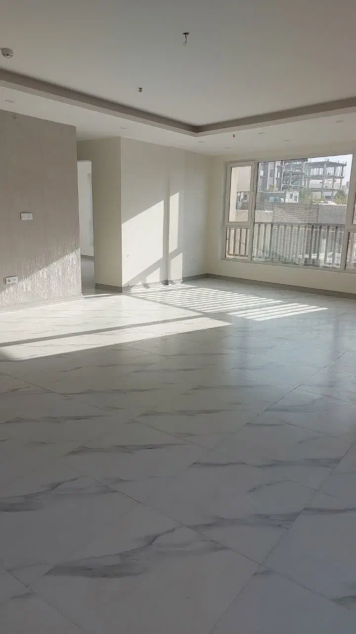 ۱۲۷ متر  نوساز و تک‌واحدی  بلوار نه دی، طبقه دوم