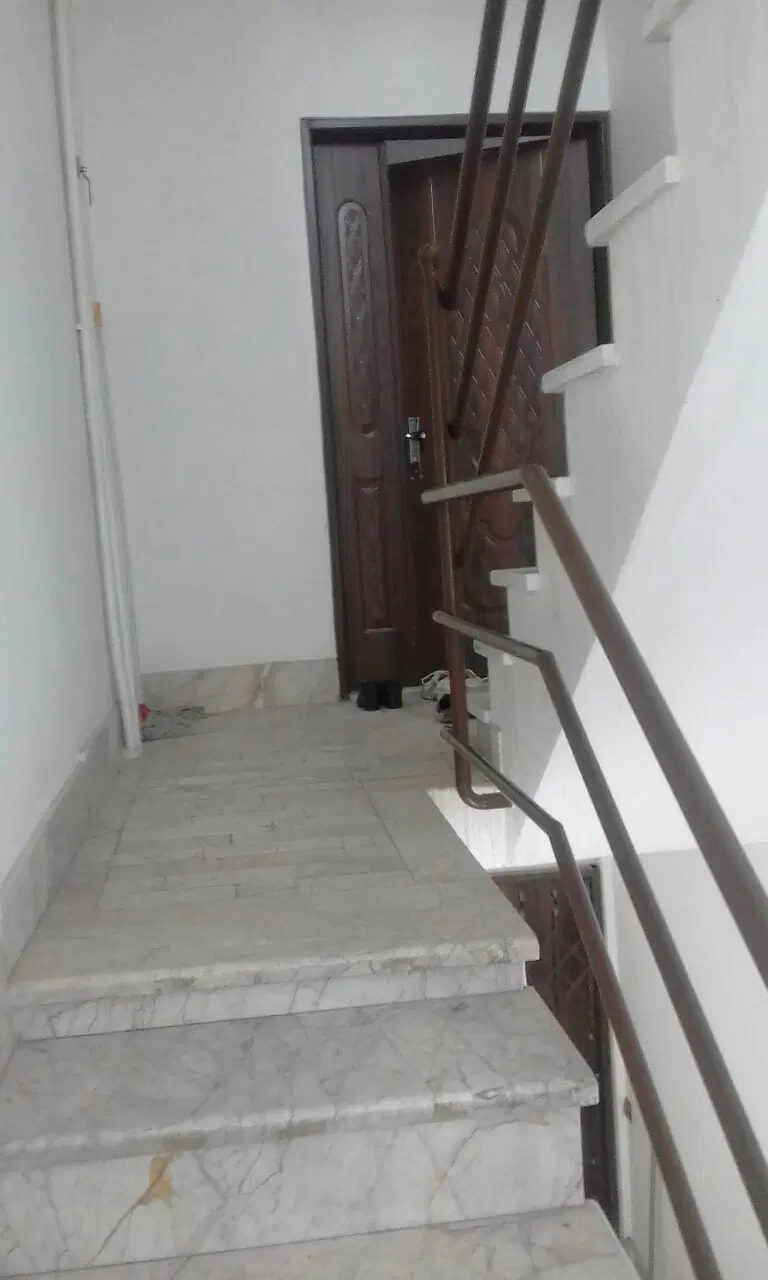 آپارتمان طبقه اول