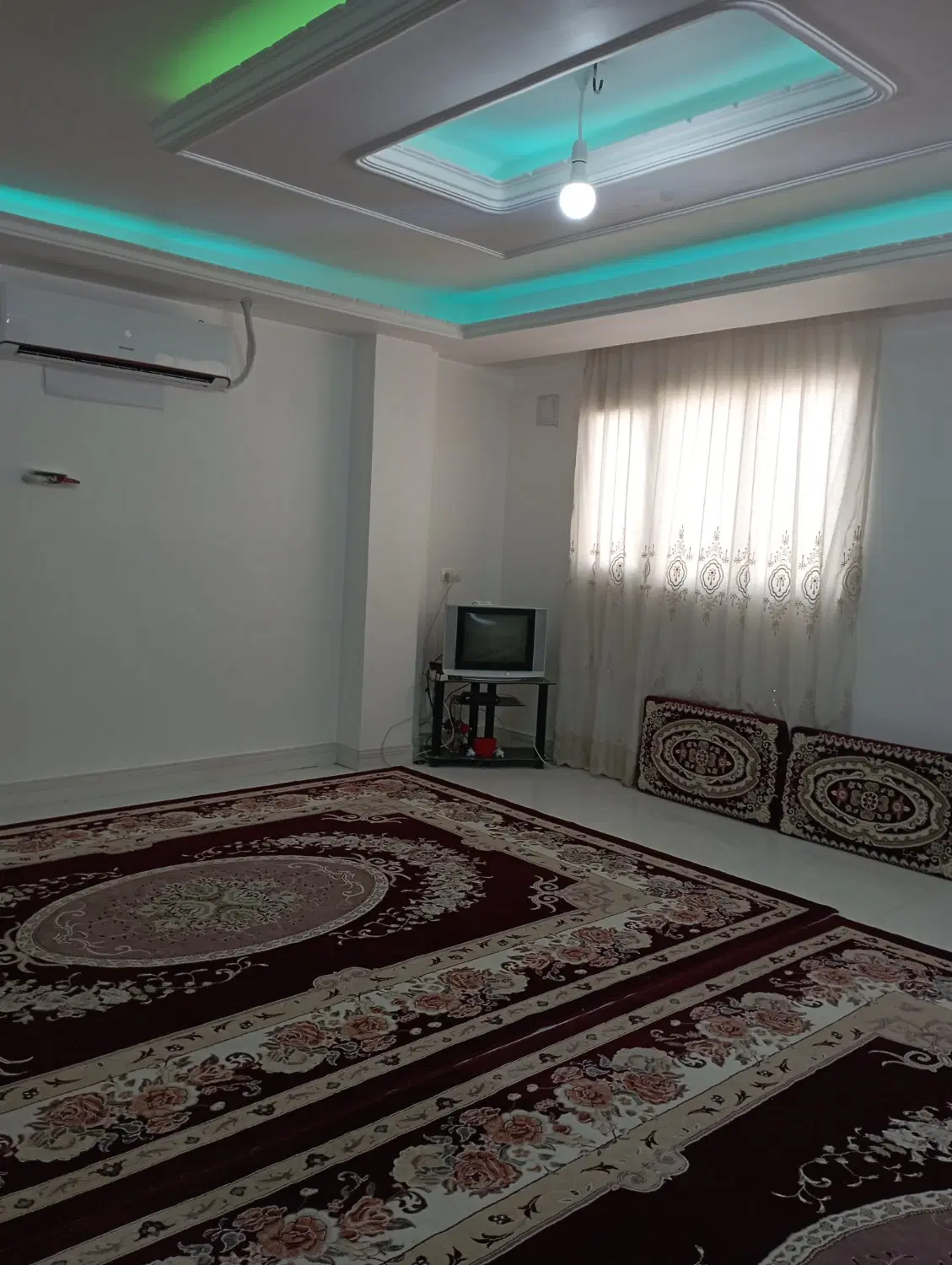 اجاره‌ی خانه ویلایی دربست