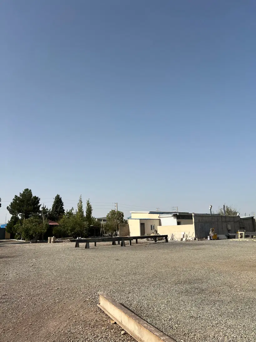 اجاره کارگاه ۲۰۰ متر سالن و ۴۰۰۰ متر محوطه
