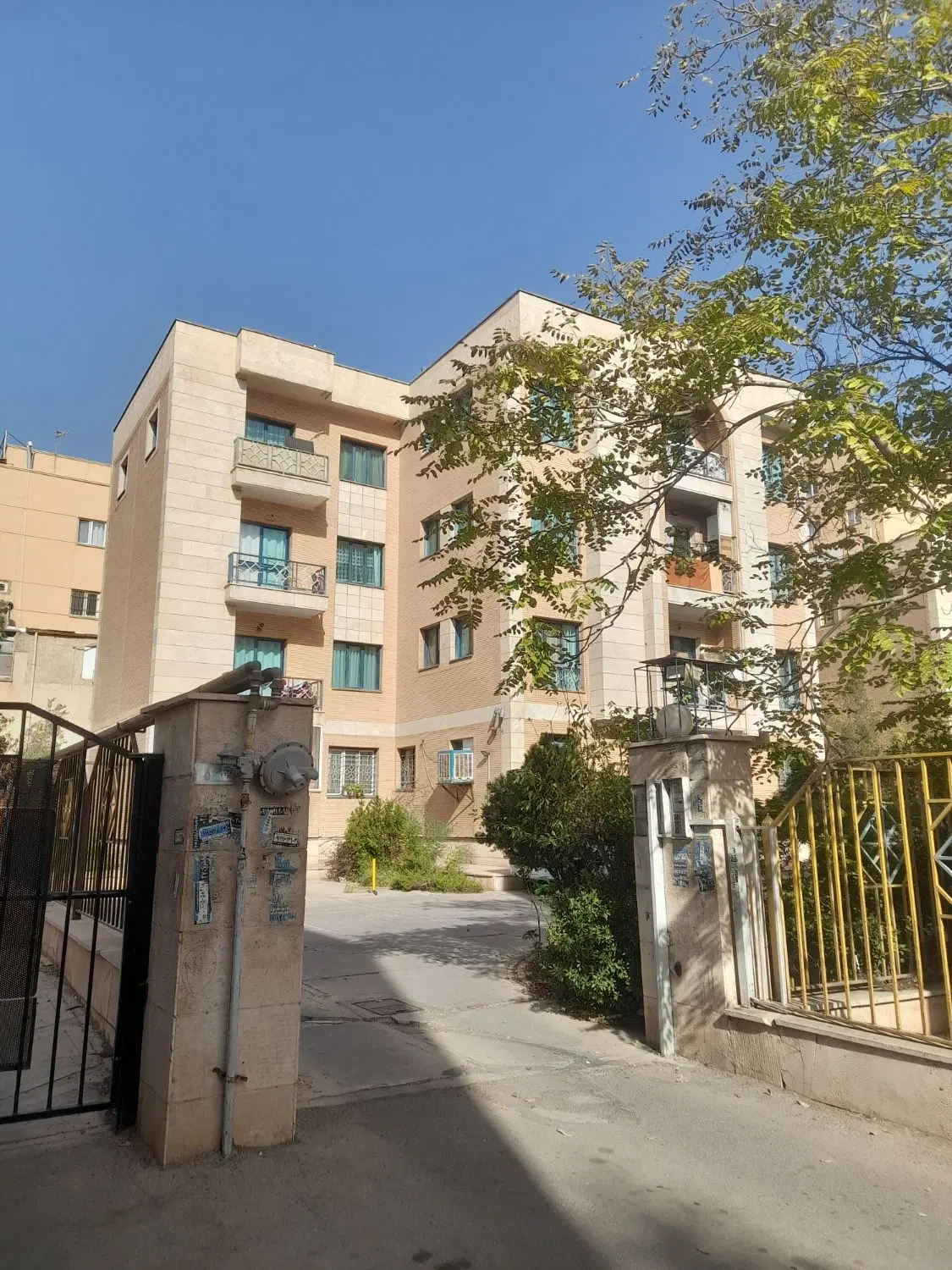 فاز۲بهاران ۹۰متری باپارکینگ انباری‌دوتراسه