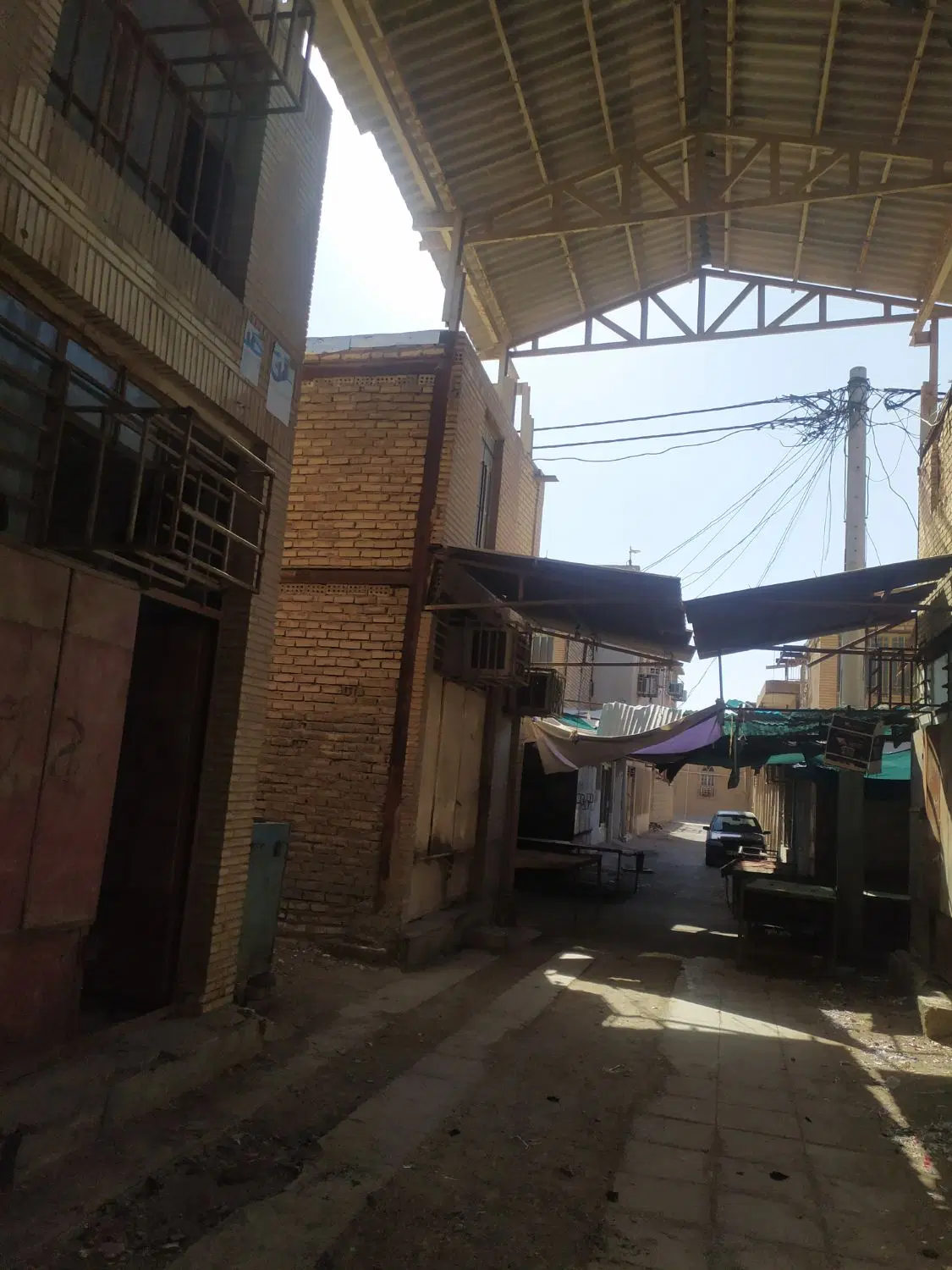 مغازه سر قفلی