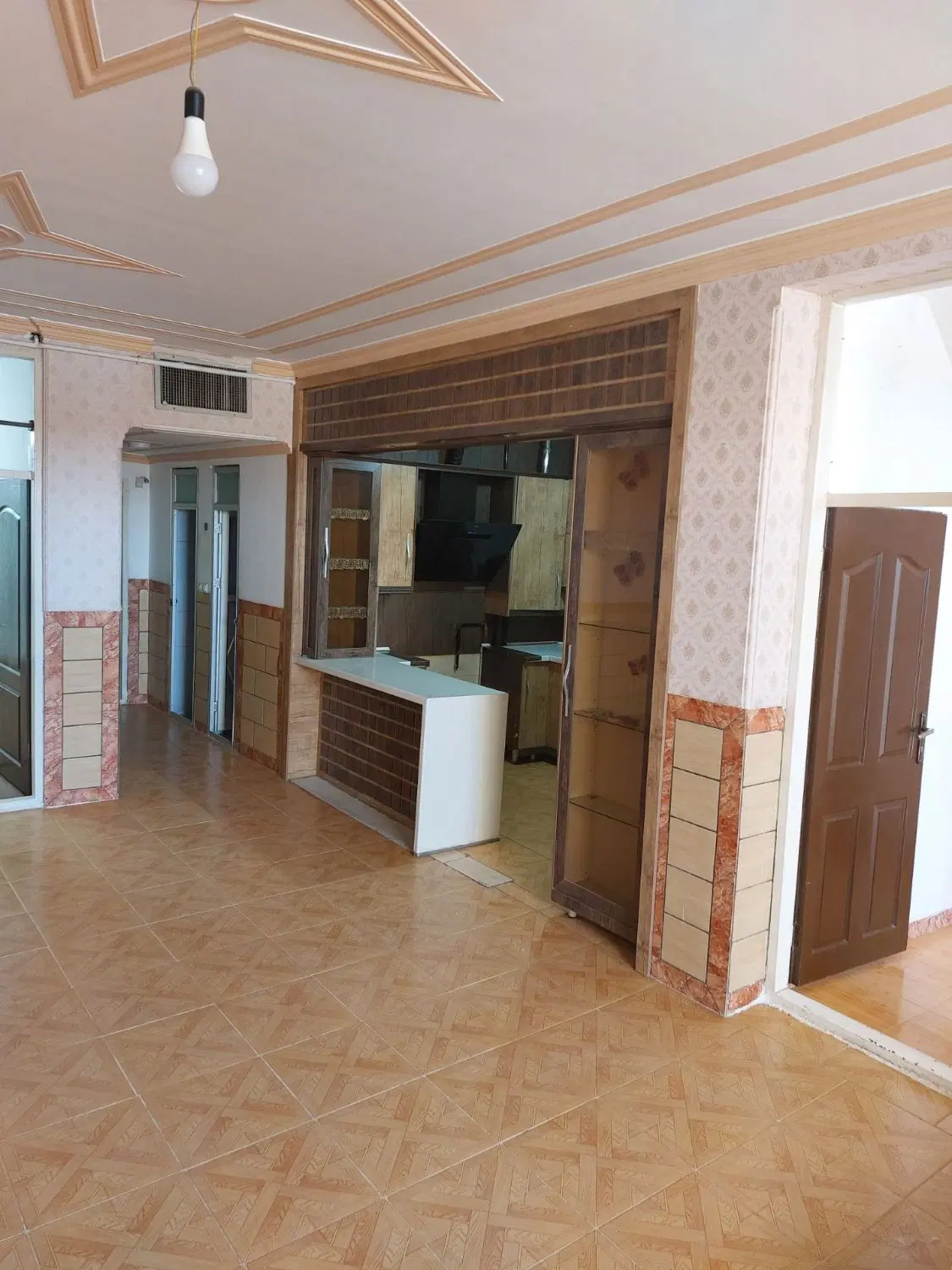 همکف ۱۳۰ متری حیاط دار شرف آباد