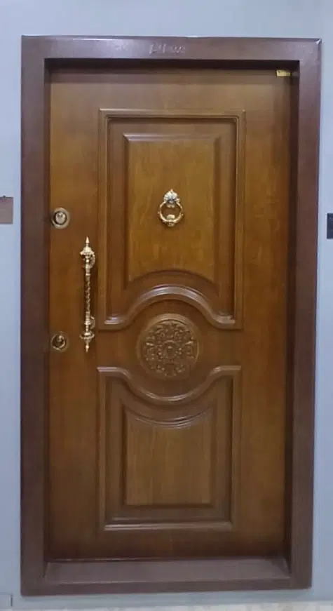 ۳ واحد مسکونی ۲ مغازه