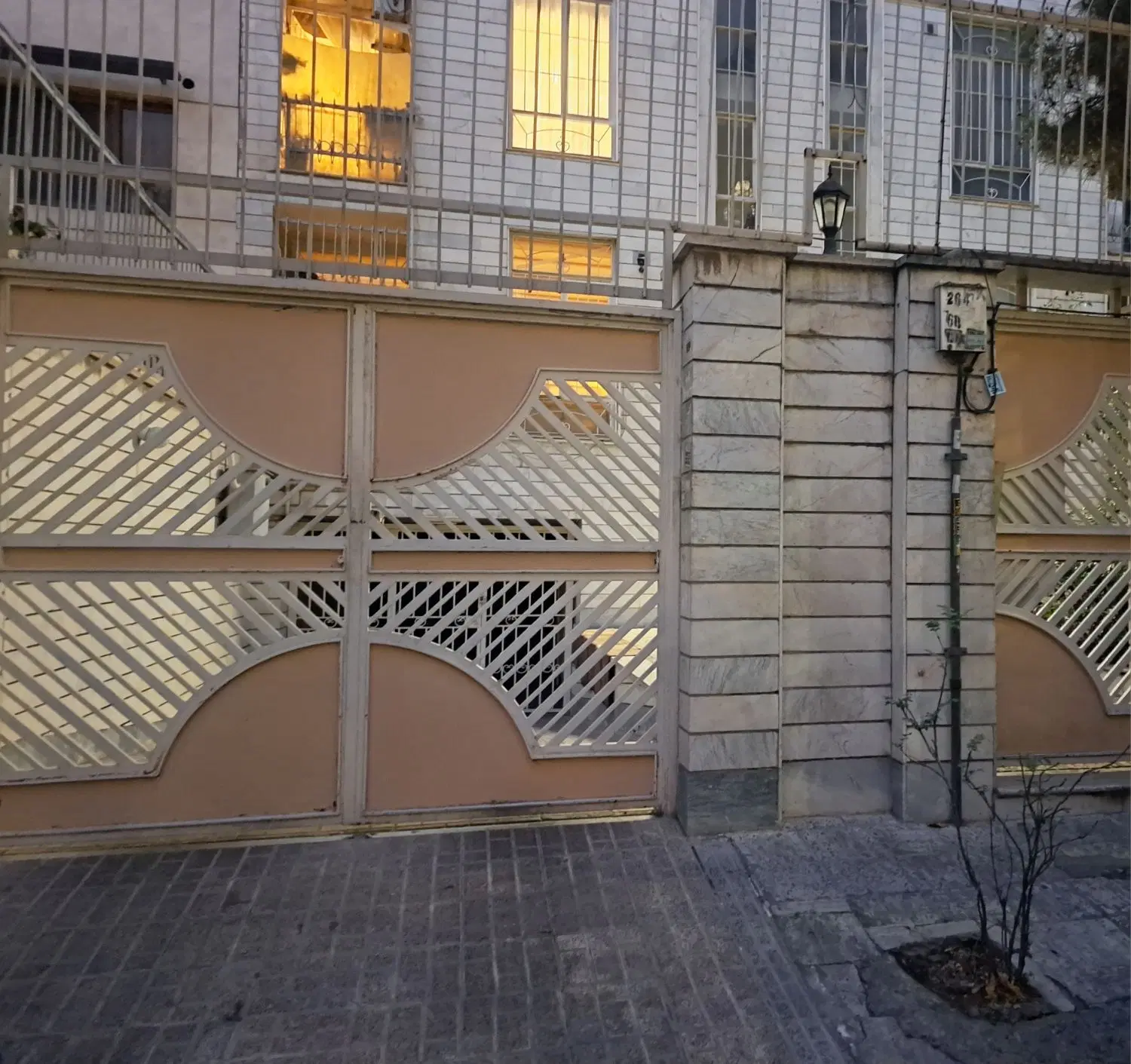 چهارباغ غربی، قدر سهم دار